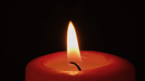 The Benefits of Using Beeswax Candles Over Paraffin - Ames Farm Single Source Honey